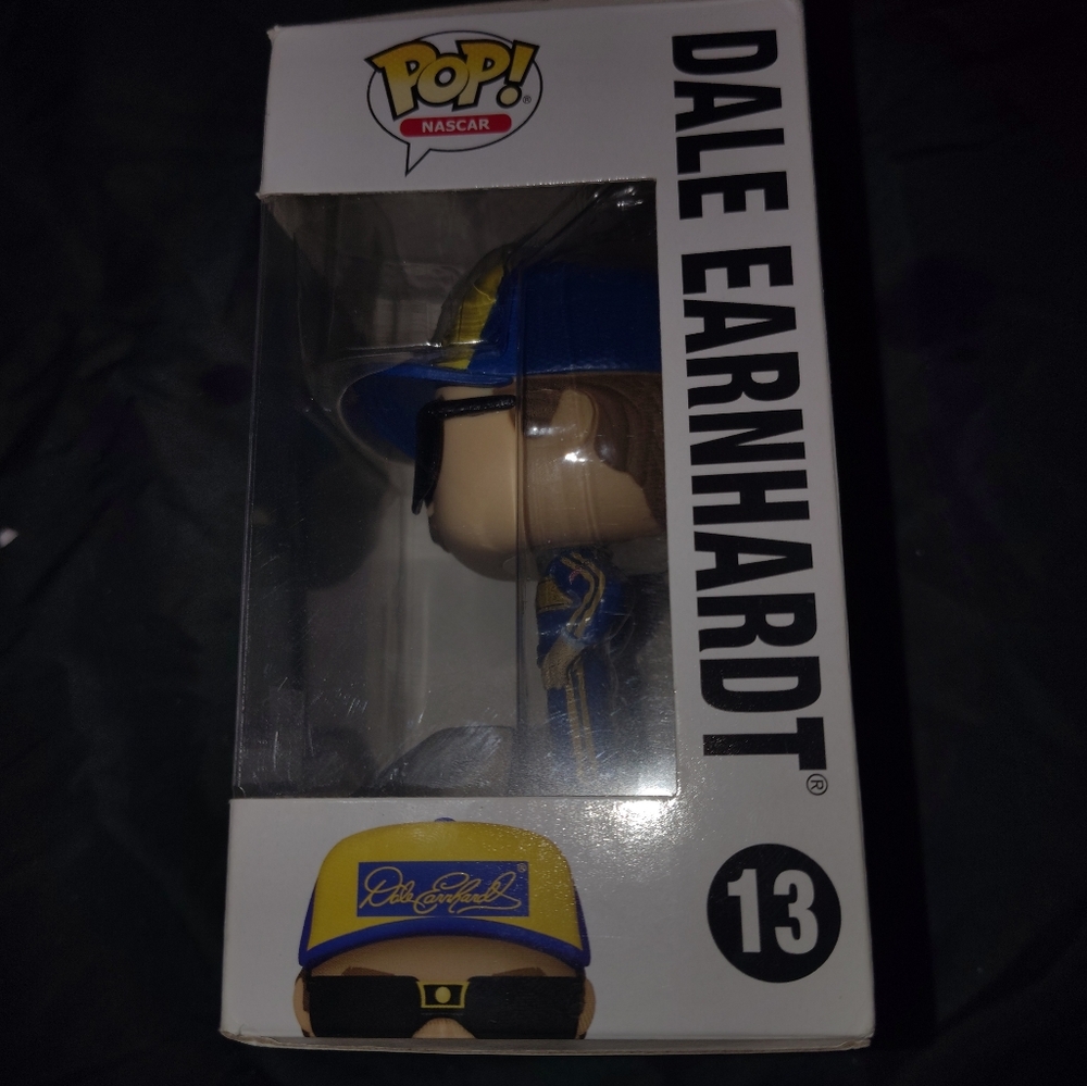 Funko Pop! Vinyl: Dale Earnhardt Sr #13 - Picture 4 of 6